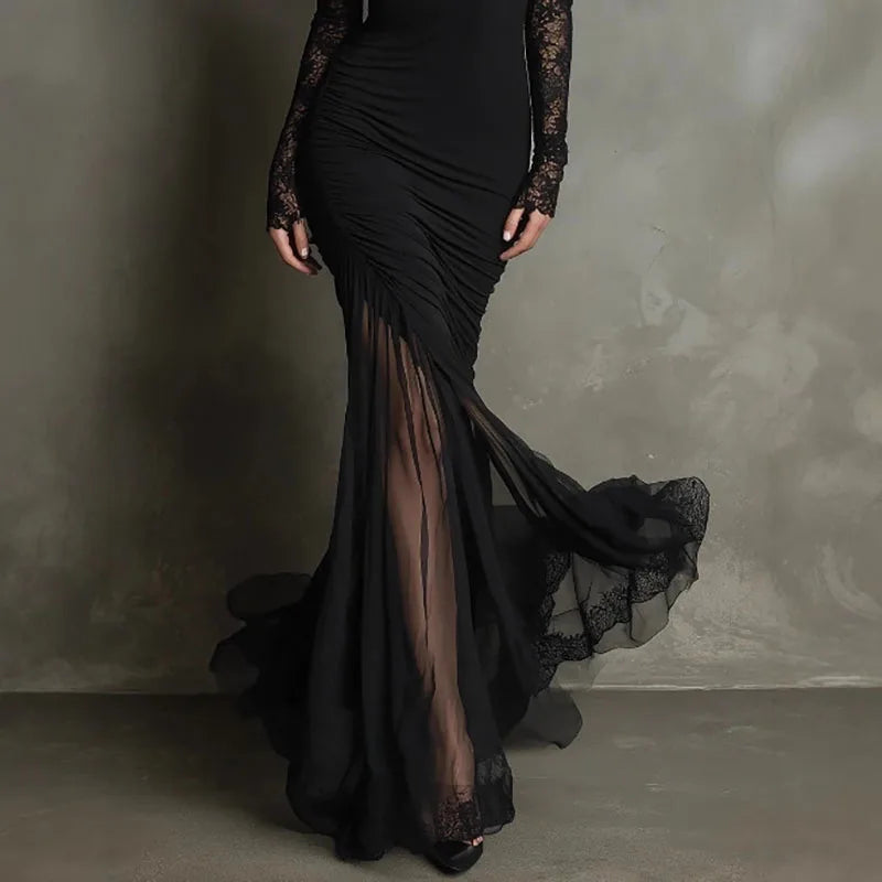 ELEGANTES MAXIKLEID AUS SPITZE MIT TIEFEM V-AUSSCHNITT