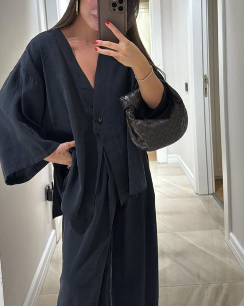 RELAXED TWO-PIECE V-NECK SET