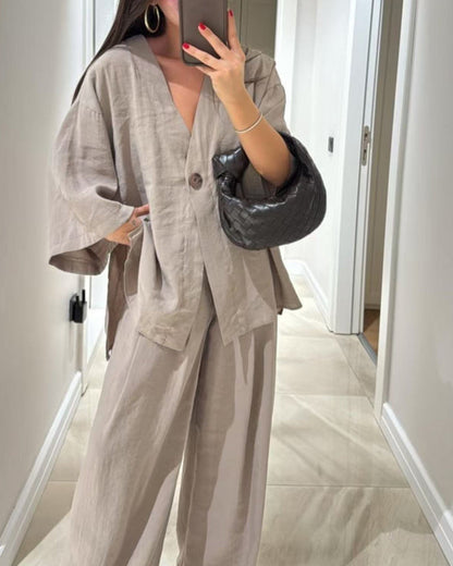 RELAXED TWO-PIECE V-NECK SET