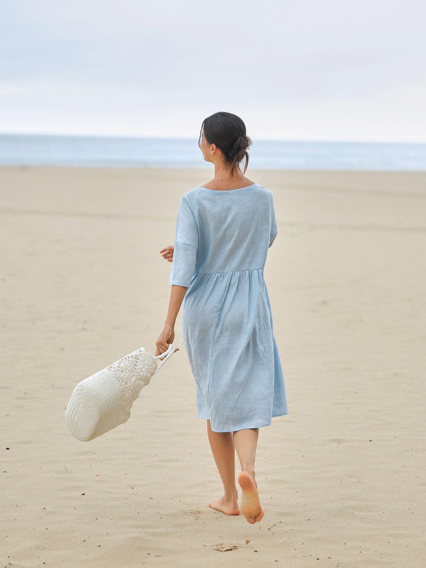 LINEN MIDI DRESS WITH THREE-QUARTER SLEEVE CUT