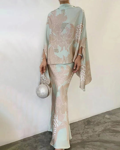 CONJUNTO ELEGANTE DE CAPA Y FALDA