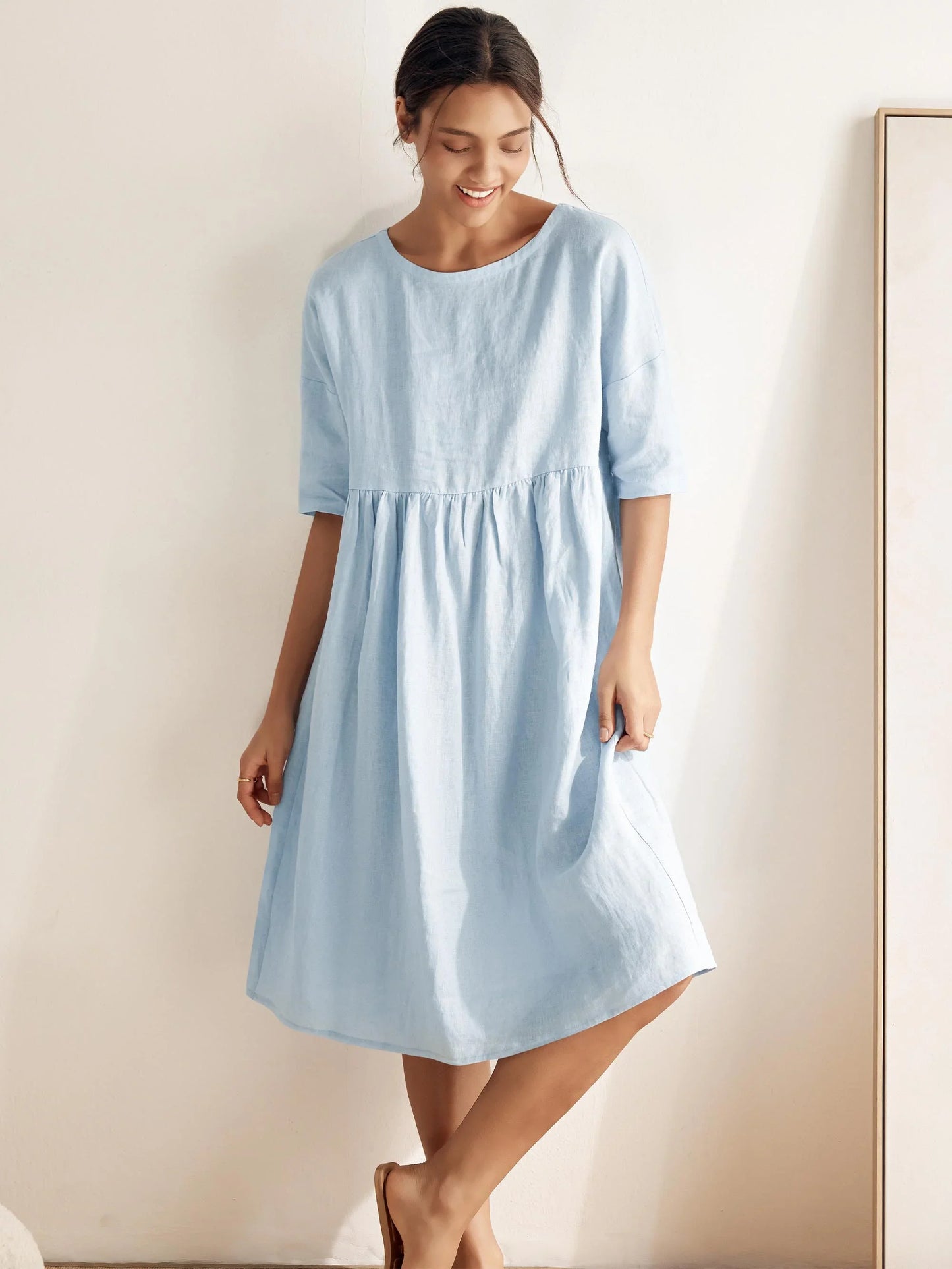 LINEN MIDI DRESS WITH THREE-QUARTER SLEEVE CUT