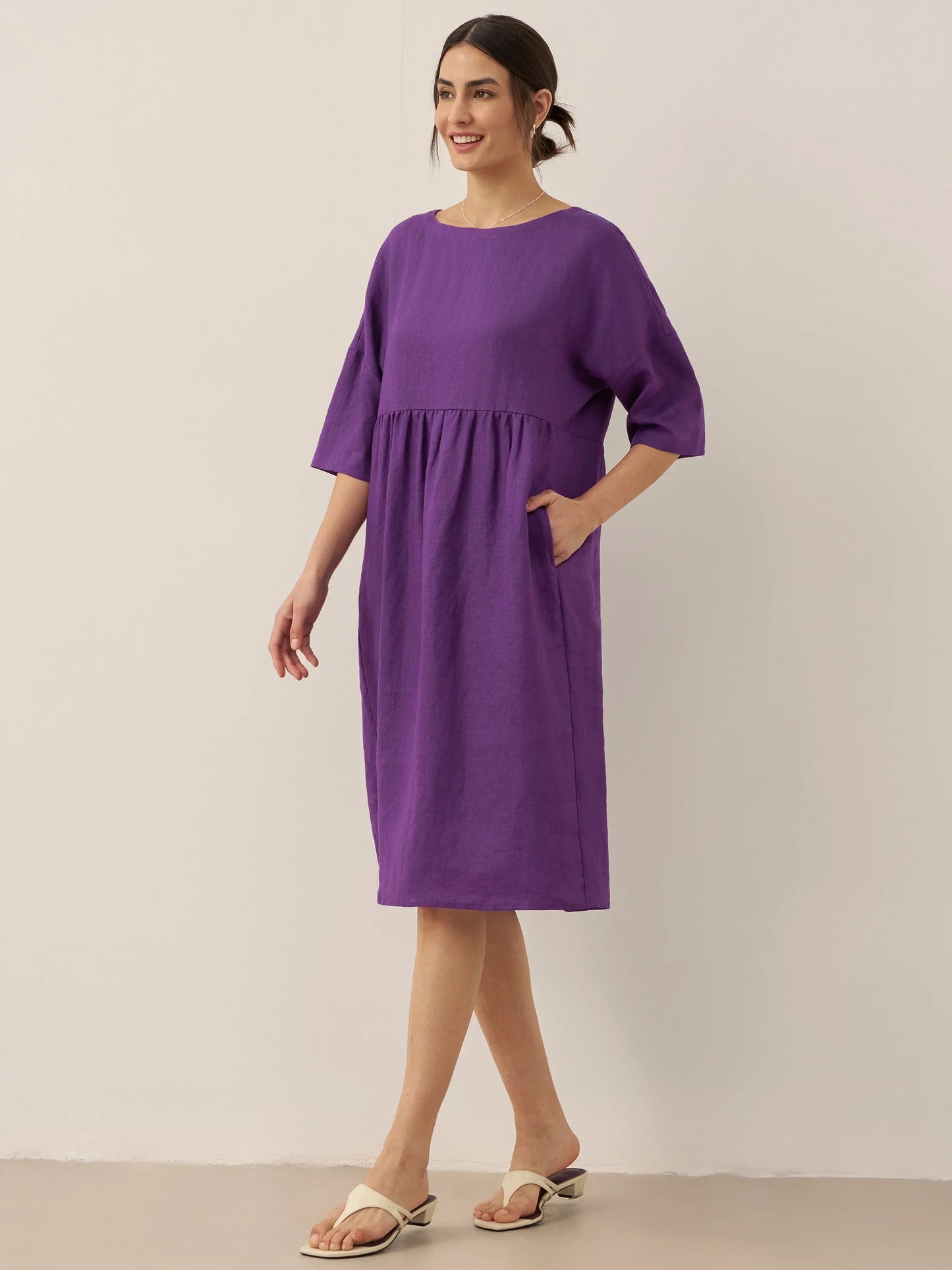 LINEN MIDI DRESS WITH THREE-QUARTER SLEEVE CUT