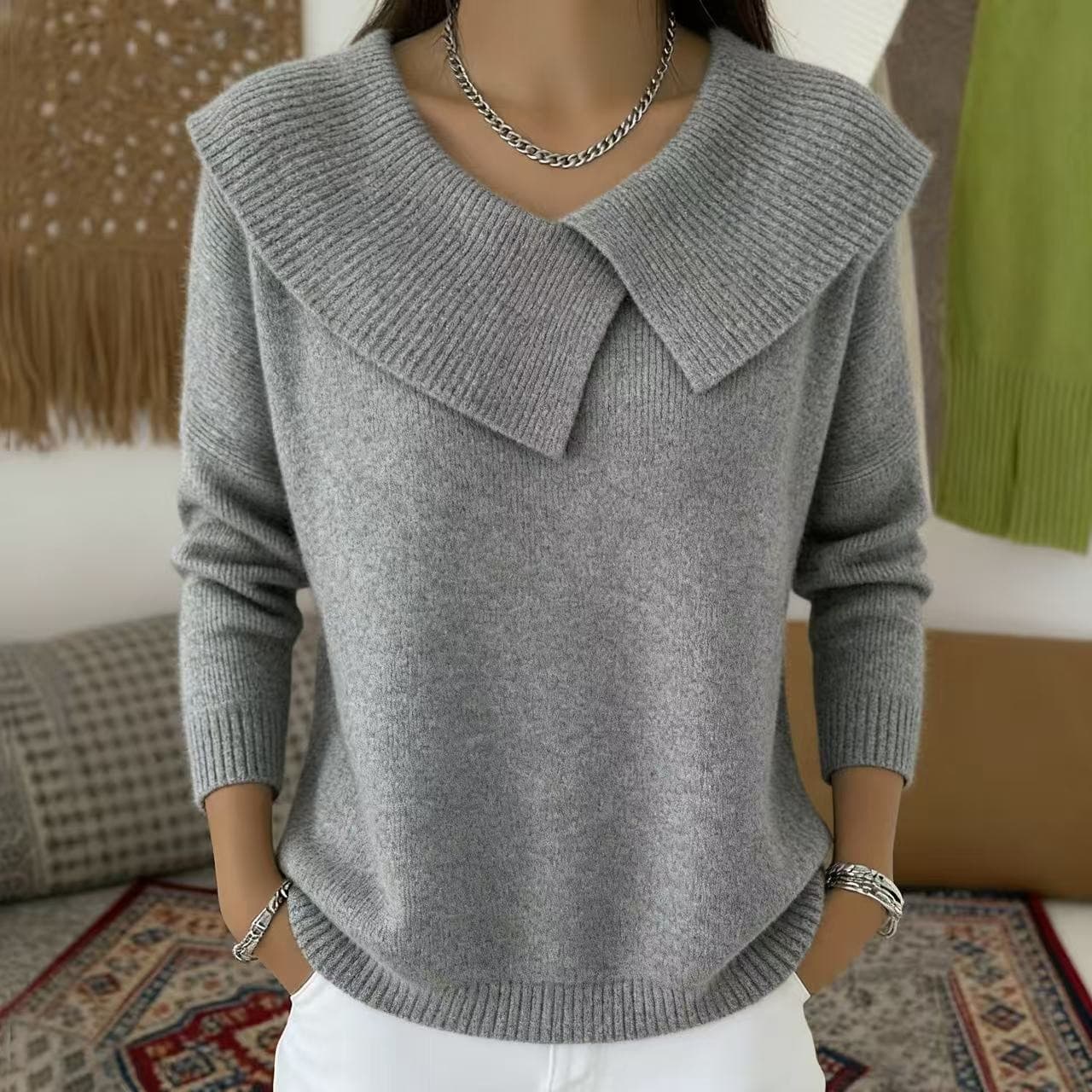 SWAN | Sweater with pleated neck