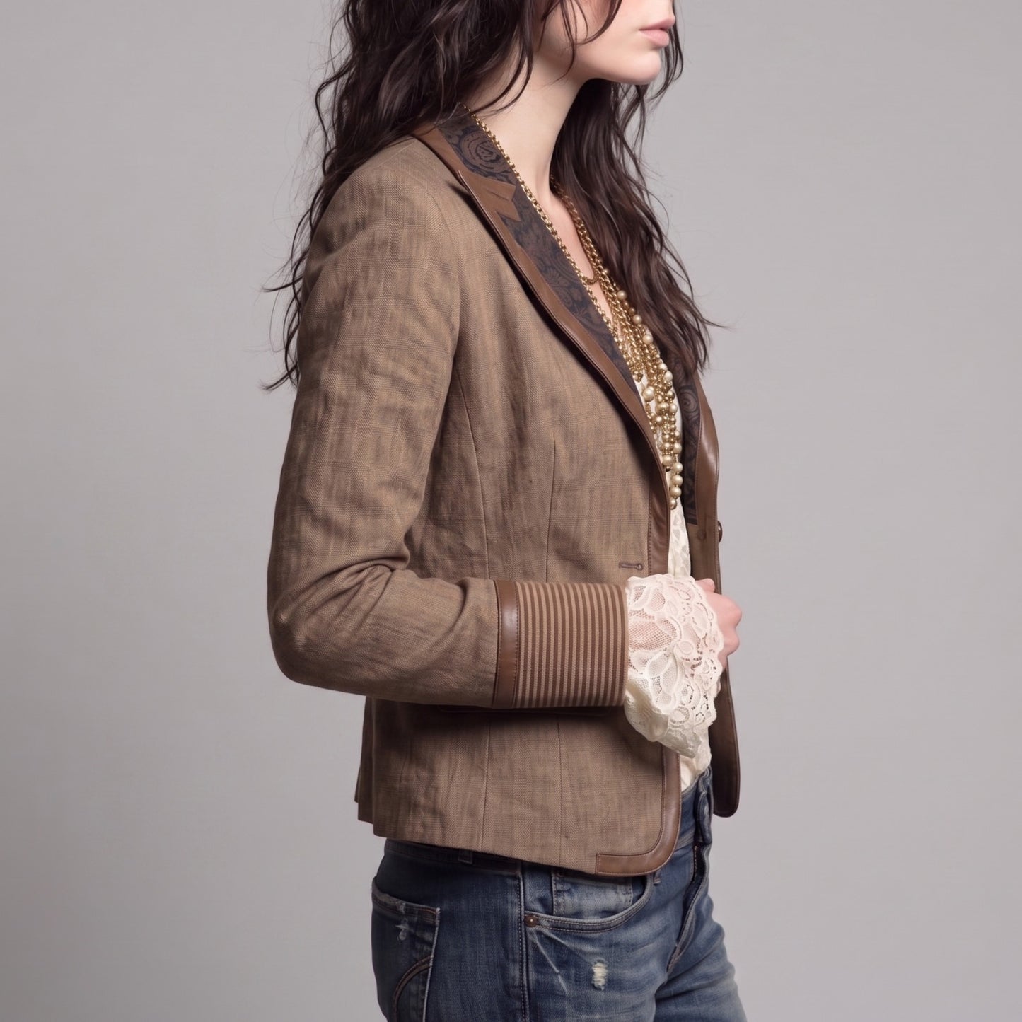 BROWN BLAZER WITH CONTRAST LAPELS