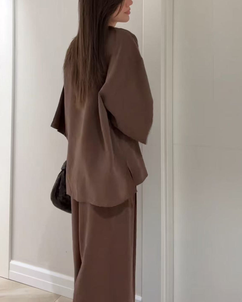 RELAXED TWO-PIECE V-NECK SET